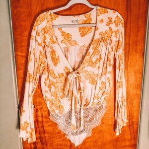 Free people flower power bodysuit 🍐